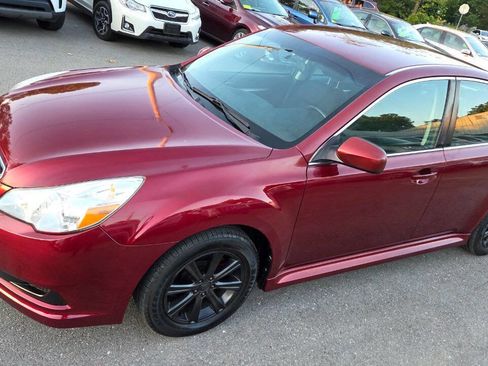 Used 2010 Subaru Legacy 2.5i Premium AWD/4WD image 5