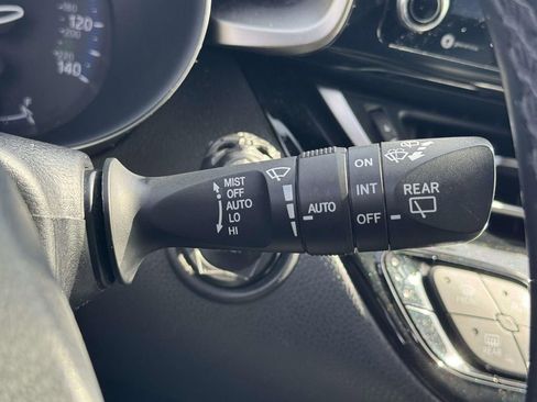 Used 2019 Toyota C-HR Limited FWD image 25