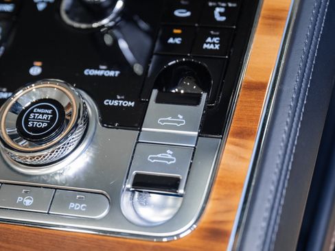 Used 2021 Bentley Continental GT AWD/4WD image 43