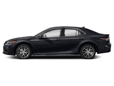 Used 2023 Toyota Camry SE FWD image 3