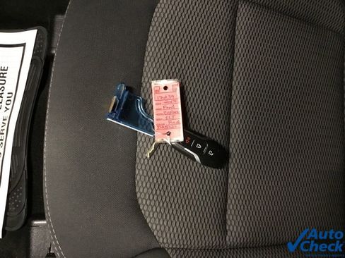 Used 2017 Ford Explorer XLT image 47