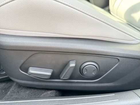 New 2026 Hyundai Elantra Limited FWD image 13