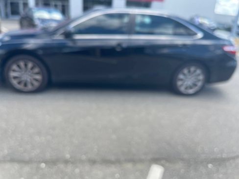Used 2015 Toyota Camry XLE w/ Moonroof Package FWD image 15