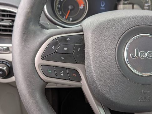 Used 2022 Jeep Cherokee Latitude Lux AWD/4WD image 18