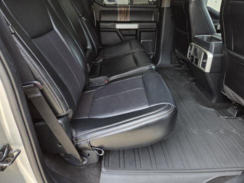 Used 2019 Ford F150 Lariat w/ Equipment Group 502A Luxury AWD/4WD image 32