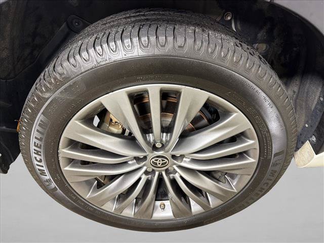 Used 2021 Toyota Highlander Platinum FWD image 19