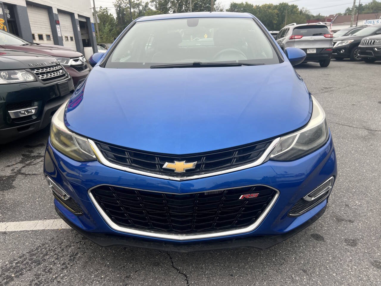 Used 2017 Chevrolet Cruze LT w/ Convenience Package FWD image 2