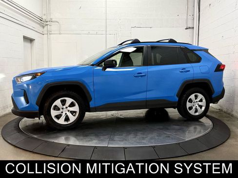 Used 2020 Toyota RAV4 LE w/ Carpet Mat Package FWD image 4