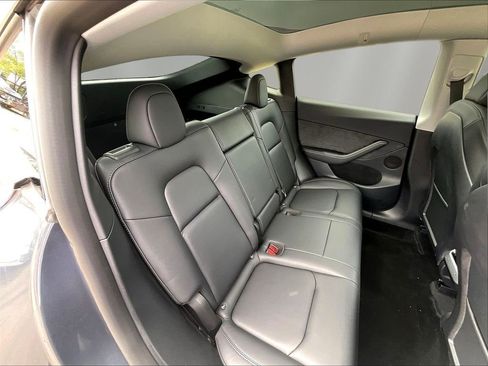 Used 2022 Tesla Model Y Performance AWD/4WD image 24