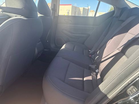 Used 2025 Nissan Altima 2.5 SV FWD image 9