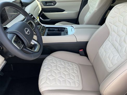 New 2025 Nissan Armada Platinum Reserve image 23