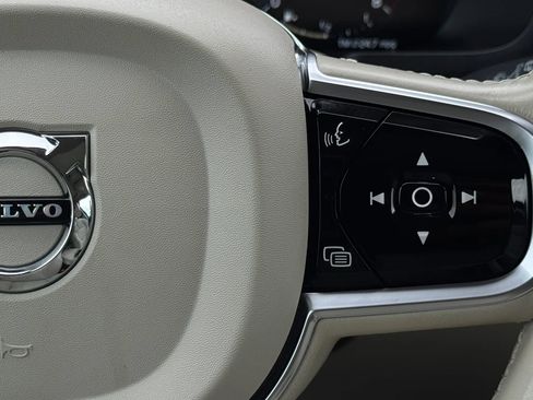 Used 2021 Volvo XC90 T5 Momentum w/ Climate Package FWD image 33