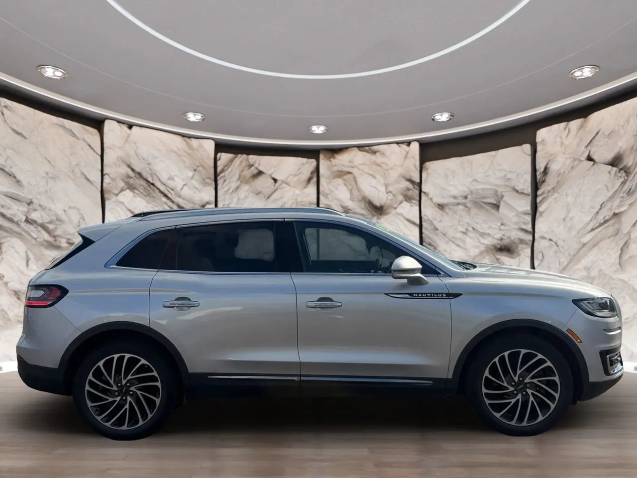 Used 2019 Lincoln Nautilus Reserve w/ Cargo Utility Package AWD/4WD image 8