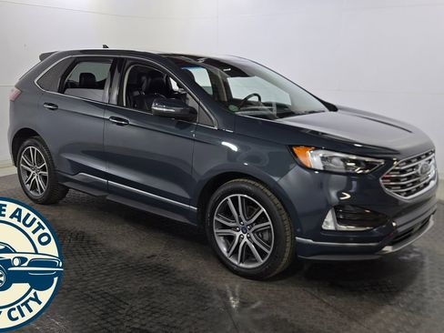 Used 2019 Ford Edge Titanium w/ Equipment Group 301A image 9