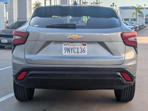 Certified 2024 Chevrolet Trax LS FWD image 9