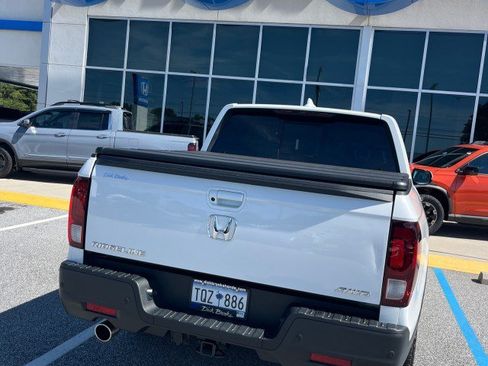 Used 2023 Honda Ridgeline RTL-E image 4