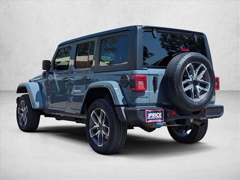 Used 2024 Jeep Wrangler Unlimited w/ Convenience Group AWD/4WD image 8