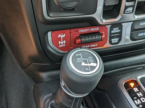 Used 2026 Jeep Wrangler Unlimited Rubicon AWD/4WD image 29