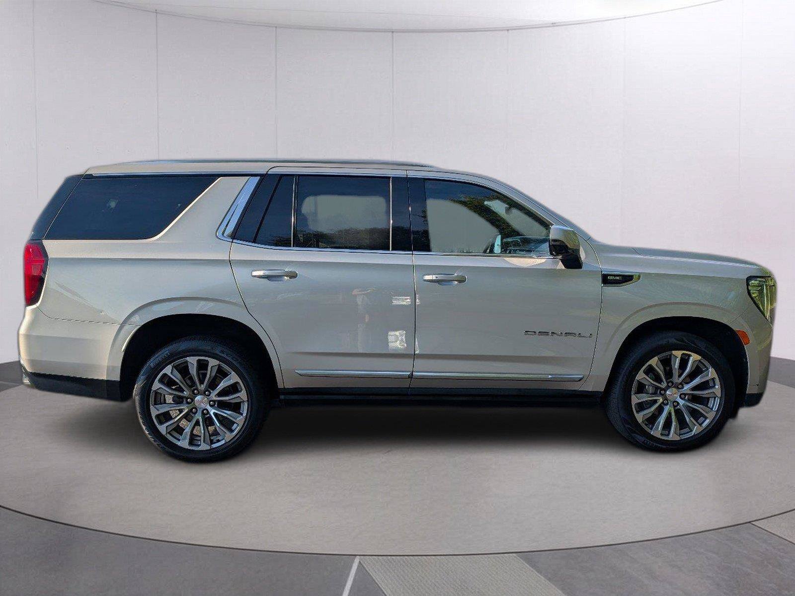 Used 2021 GMC Yukon Denali w/ Denali Premium Package RWD image 8