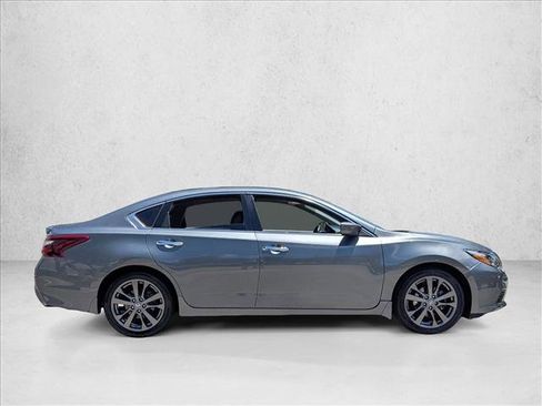 Used 2018 Nissan Altima 2.5 SR w/ SR Special Edition FWD image 4