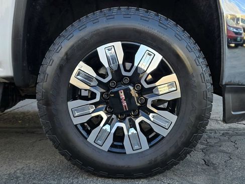 Used 2017 GMC Sierra 2500 SLT w/ Duramax Plus Package image 20