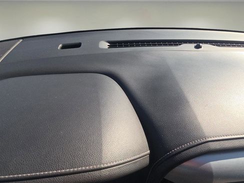 Used 2018 GMC Sierra 1500 SLT w/ SLT Premium Package image 9