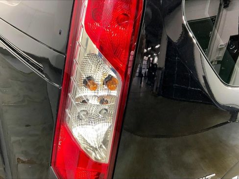Used 2022 Ford Transit Connect XL image 28