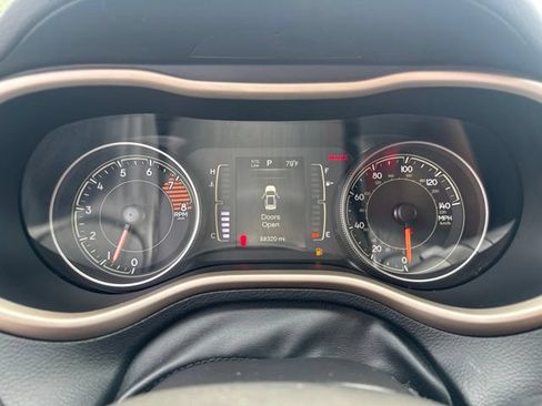 Used 2016 Jeep Cherokee Latitude w/ Cold Weather Group AWD/4WD image 25