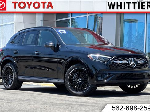 Used 2025 Mercedes-Benz GLC 300 image 1