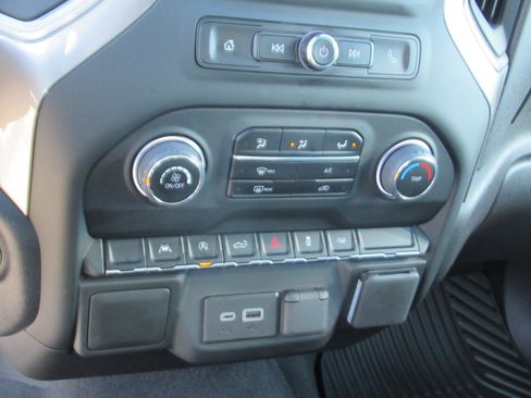 Used 2024 Chevrolet Silverado 1500 Custom image 23