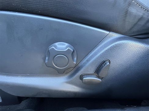 Certified 2019 Ford EcoSport SE w/ SE Convenience Package image 20