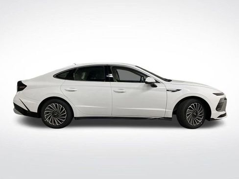 New 2025 Hyundai Sonata SEL image 2