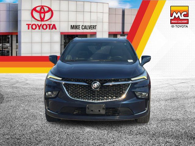Used 2023 Buick Enclave Avenir w/ Avenir Technology Package FWD image 8