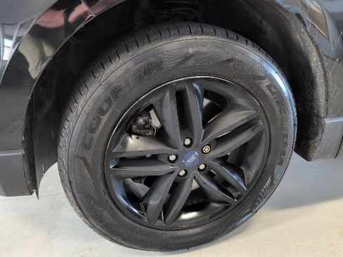 Used 2017 Ford Edge SEL w/ Canadian Touring Package AWD/4WD image 9
