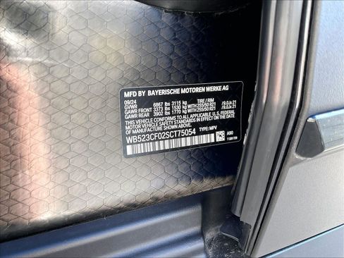 Used 2025 BMW iX xDrive50 w/ Convenience Package image 32