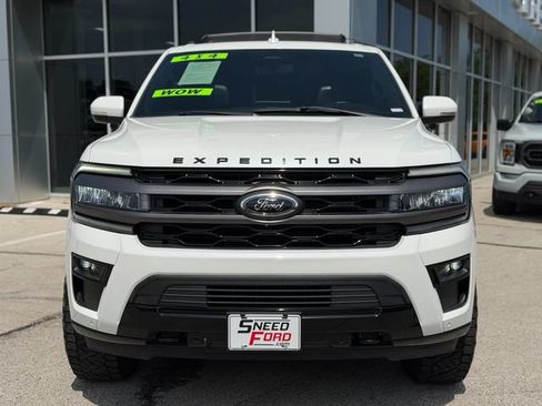 Used 2023 Ford Expedition Limited AWD/4WD image 2