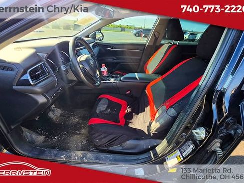 Used 2019 Toyota Camry LE image 7