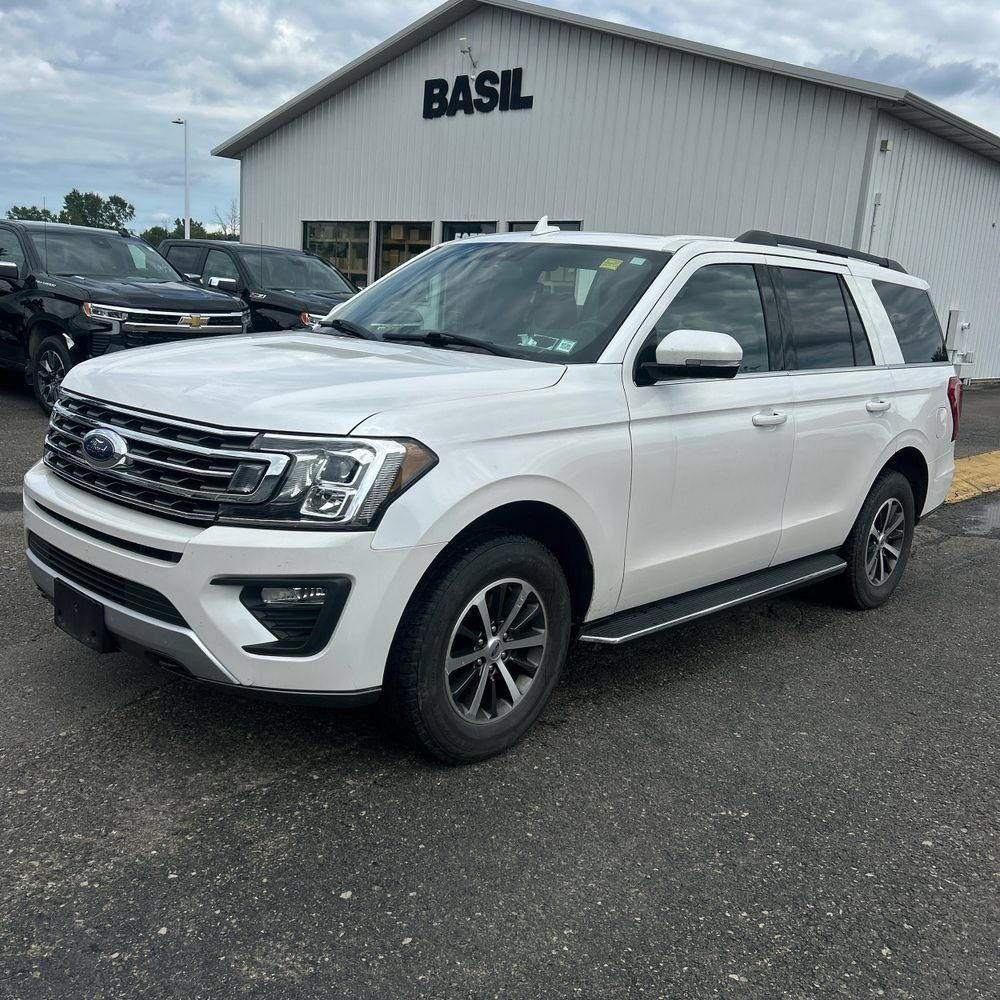Used 2019 Ford Expedition XLT w/ Equipment Group 202A AWD/4WD image 2