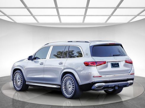 Used 2021 Mercedes-Benz Maybach GLS 600 4MATIC image 2
