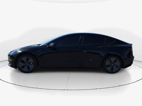 Used 2021 Tesla Model 3 Standard Range Plus image 9