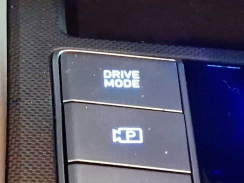 Certified 2024 Hyundai Elantra SE image 23