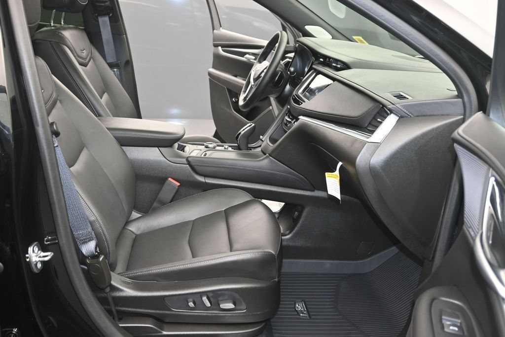 Used 2026 Cadillac XT5 Premium Luxury w/ Driver Assist Package AWD/4WD image 11