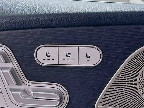 Used 2021 Mercedes-Benz GLS 450 4MATIC image 22