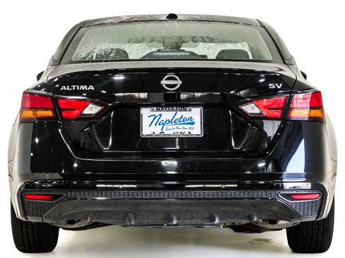 Used 2024 Nissan Altima 2.5 SV FWD image 7