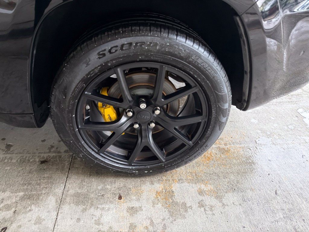 Used 2018 Jeep Grand Cherokee Trackhawk AWD/4WD image 21