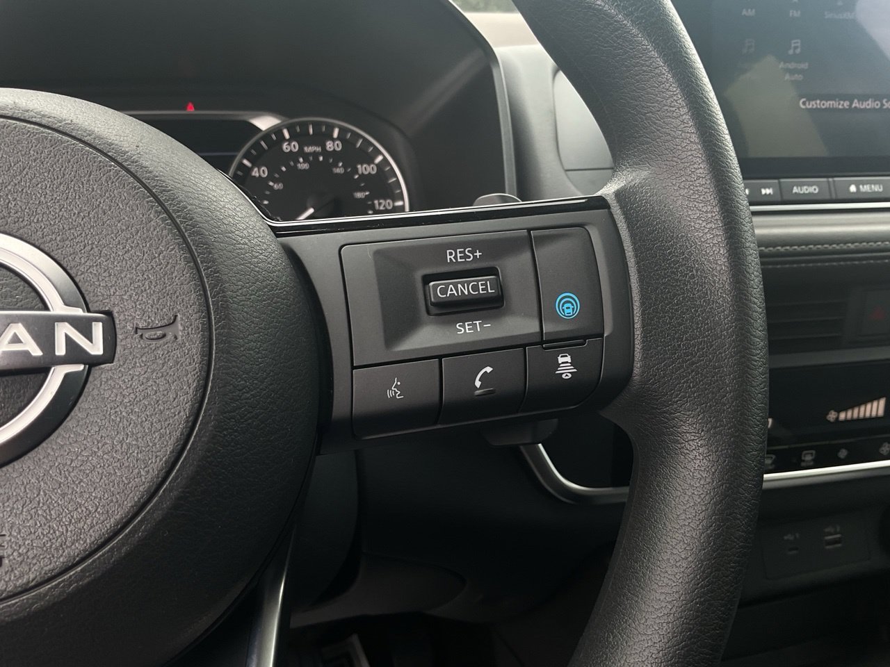 Used 2023 Nissan Rogue SV FWD image 35