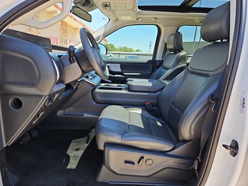 Used 2025 Ford Expedition Max Active AWD/4WD image 11