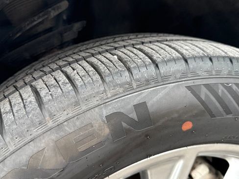 Used 2020 Ford Explorer XLT w/ Equipment Group 202A image 30