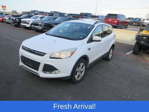 Used 2014 Ford Escape SE w/ Equipment Group 201A FWD image 1