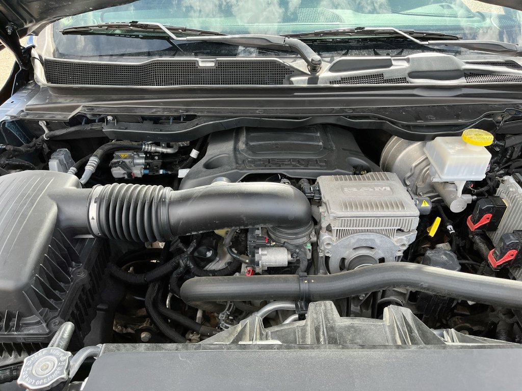 Used 2020 RAM 1500 Laramie AWD/4WD image 29